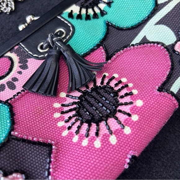 Isabella Fiore Floral Beaded Clutch - Picture 3 of 10